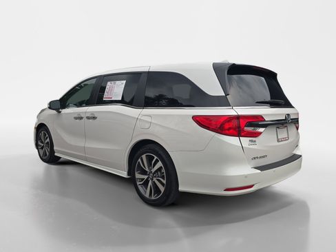 Used 2024 Honda Odyssey Touring image 3