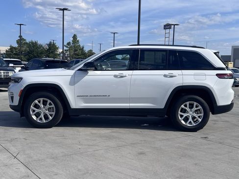 Used 2023 Jeep Grand Cherokee Limited w/ Trailer Tow Prep Group (B) image 2