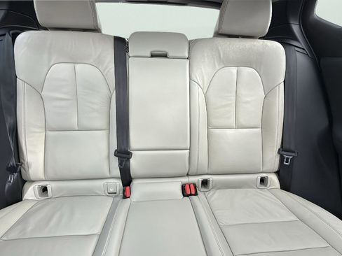 Used 2022 Volvo XC40 T5 Momentum w/ Premium Package image 25