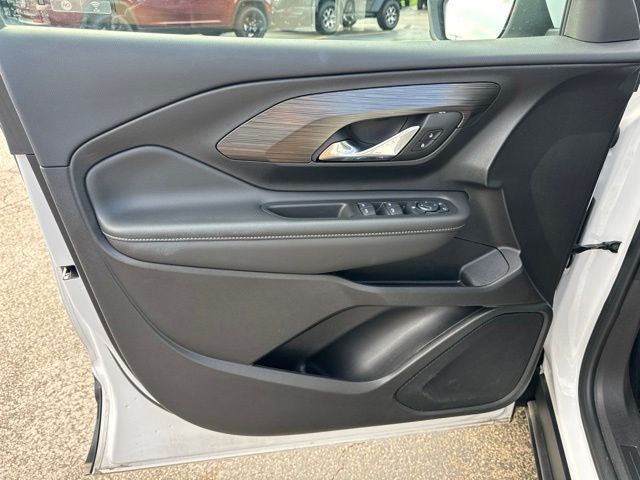 Used 2024 GMC Terrain SLE FWD image 8