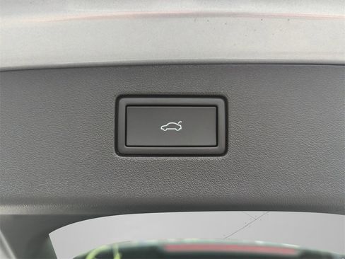 New 2026 Volkswagen Tiguan SE image 45