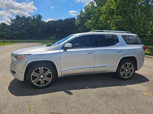 Used 2017 GMC Acadia Denali w/ Technology Package AWD/4WD image 10
