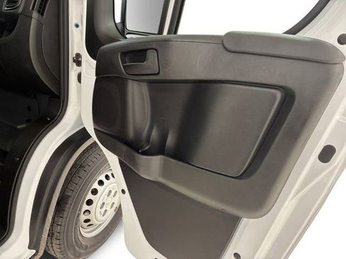 Used 2025 RAM ProMaster 2500 w/ Convenience Group FWD image 14