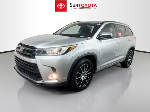 Used 2018 Toyota Highlander SE FWD image 9