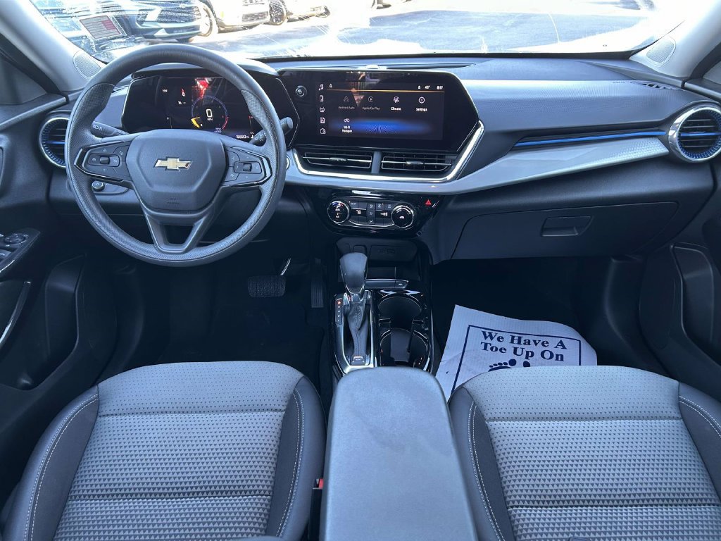 Used 2026 Chevrolet Trax LT FWD image 14