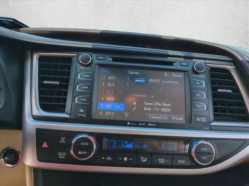 Used 2017 Toyota Highlander Limited Platinum AWD/4WD image 15