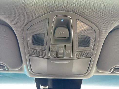 Used 2017 Hyundai Santa Fe SE Ultimate image 22