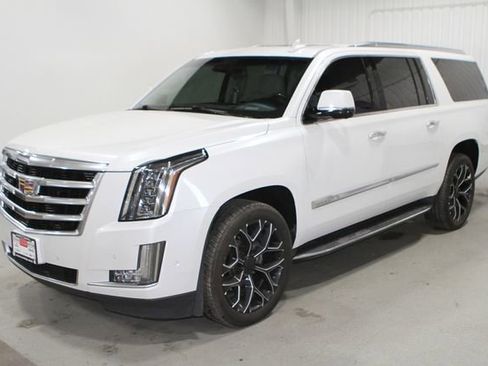 Used 2018 Cadillac Escalade ESV Luxury AWD/4WD image 9