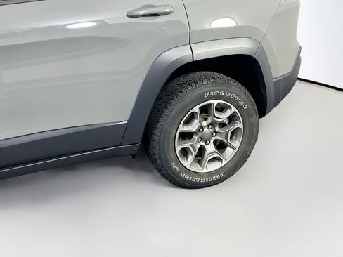 Used 2022 Jeep Cherokee Trailhawk w/ Premium Leather Package image 28