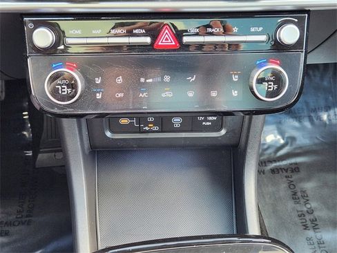 Certified 2025 Hyundai Tucson Limited image 15