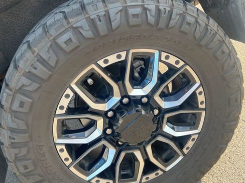 Used 2024 GMC Sierra 2500 Denali Ultimate image 7