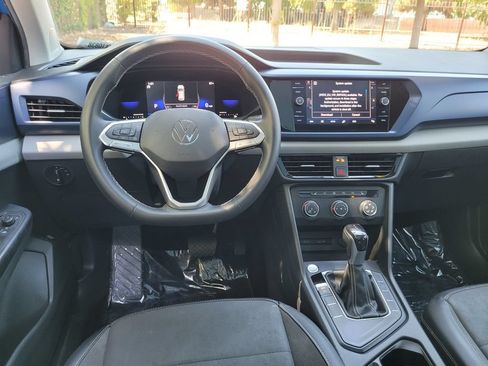 Used 2022 Volkswagen Taos SE FWD image 19