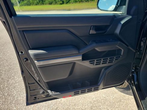 New 2025 Toyota Tacoma SR5 image 40