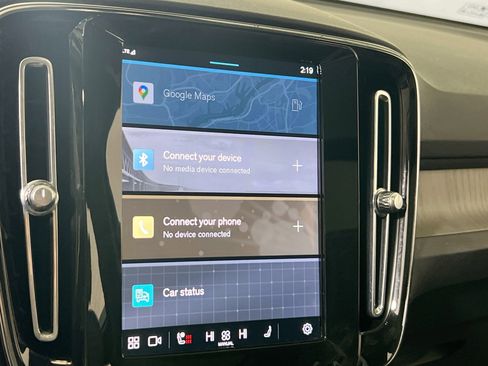 Used 2023 Volvo XC40 B4 Plus w/ Driver Assist Package image 14