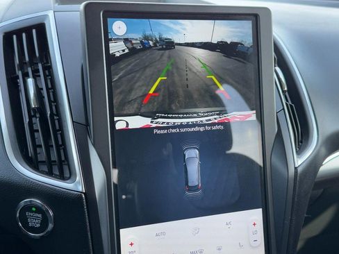 Used 2024 Ford Edge Titanium image 21