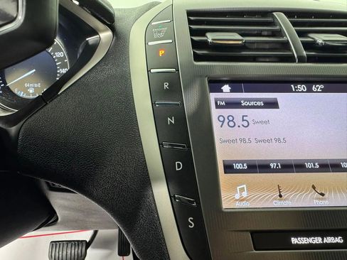 Used 2019 Lincoln MKZ Reserve FWD image 23