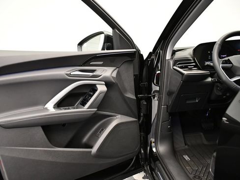 Used 2025 Audi Q5 Prestige AWD/4WD image 29