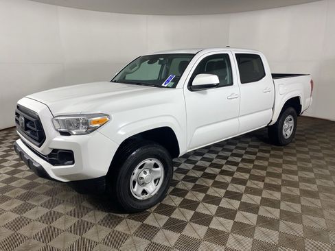 Used 2023 Toyota Tacoma SR image 4