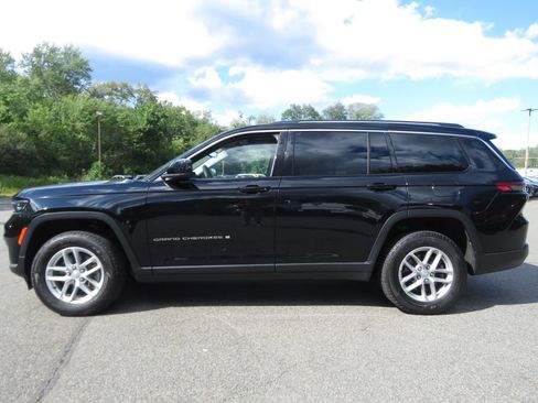 Used 2023 Jeep Grand Cherokee L Laredo w/ Luxury Tech Group I AWD/4WD image 8