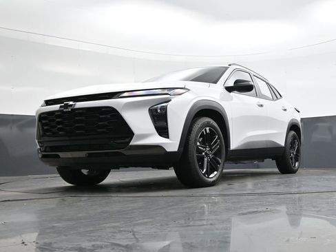 Used 2025 Chevrolet Trax ACTIV w/ Sunroof Package image 38