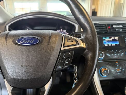 Used 2013 Ford Fusion SE image 19