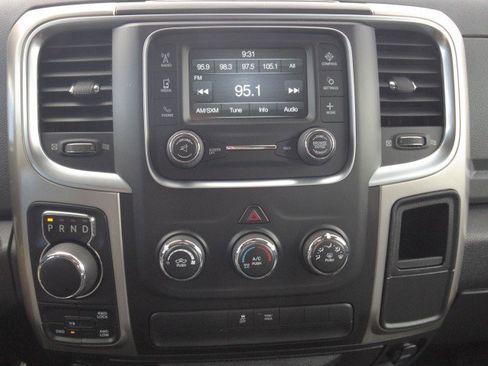 Used 2017 RAM 1500 Classic SLT AWD/4WD image 21