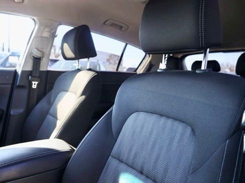 Used 2022 Kia Sportage LX image 18