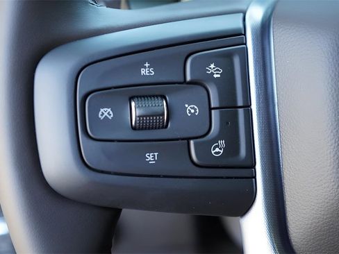 New 2026 GMC Sierra 1500 SLT image 18