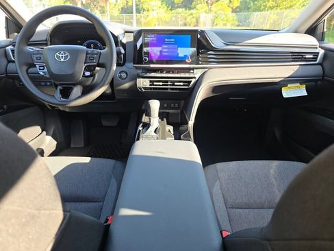 Used 2026 Toyota Camry LE FWD image 5