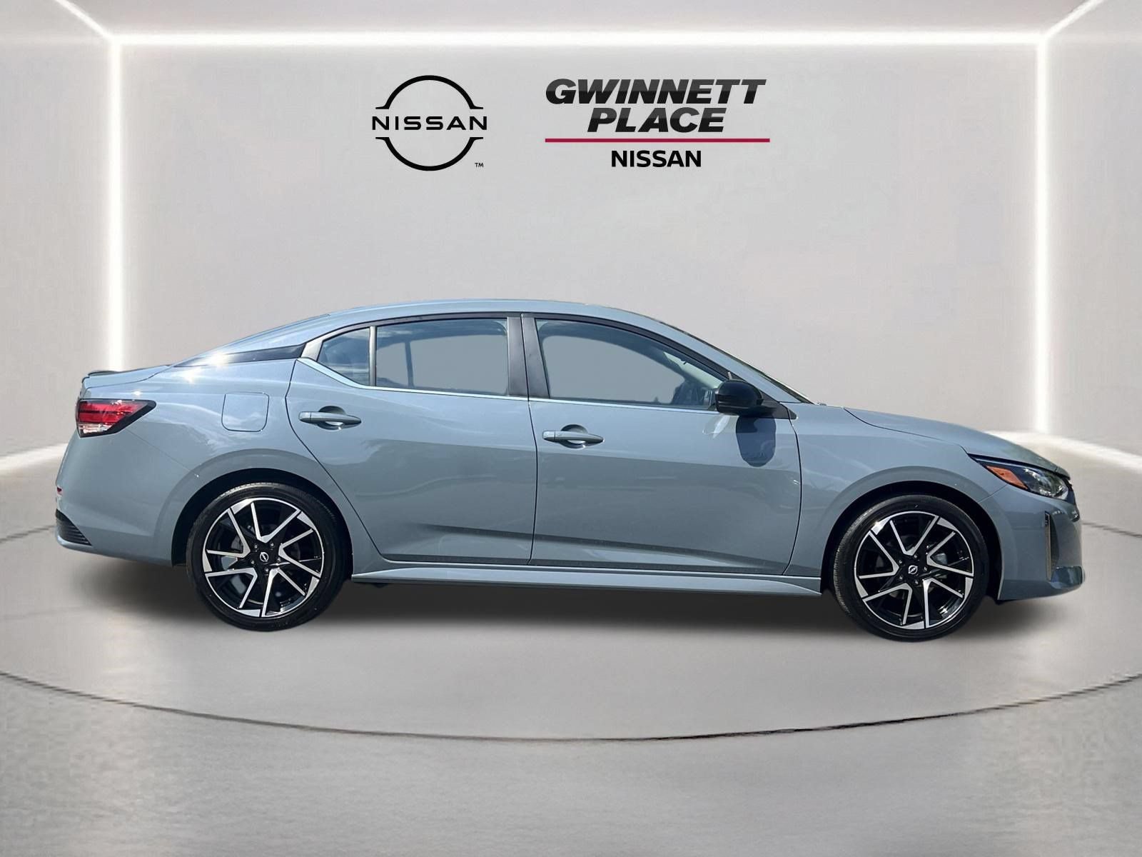 Used 2025 Nissan Sentra SR FWD image 26