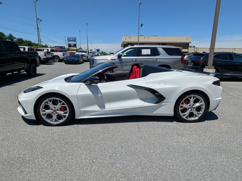 Used 2022 Chevrolet Corvette Stingray Convertible w/ 1LT RWD image 2