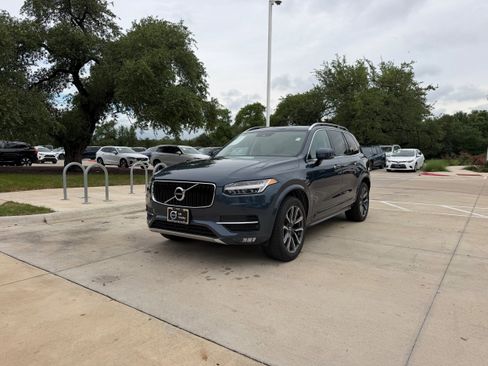 Used 2019 Volvo XC90 T5 Momentum w/ Protection Package Premier FWD image 2