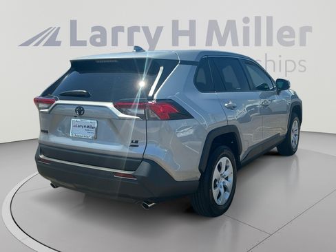 Certified 2025 Toyota RAV4 LE AWD/4WD image 5