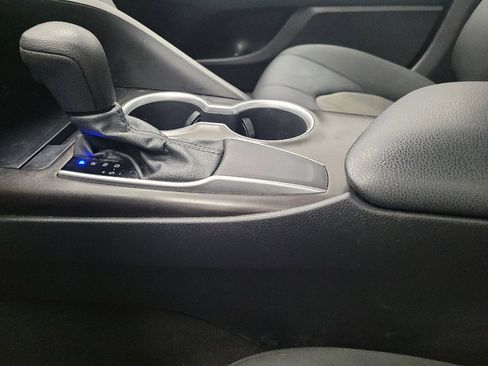 Used 2021 Toyota Camry LE image 26