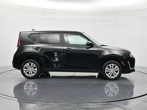 Used 2024 Kia Soul LX FWD image 4