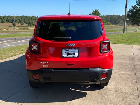 Used 2023 Jeep Renegade Latitude image 5