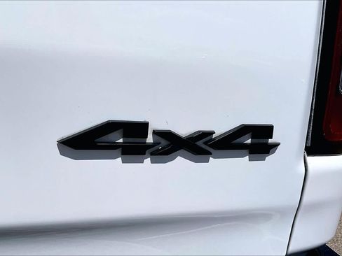 Used 2023 RAM 1500 Laramie AWD/4WD image 10