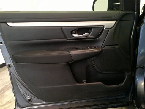 Used 2018 Honda CR-V LX image 28