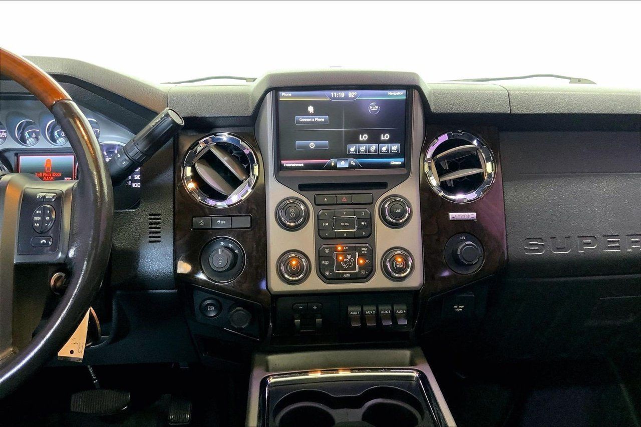 Used 2016 Ford F250 Platinum w/ FX4 Off-Road Package AWD/4WD image 5