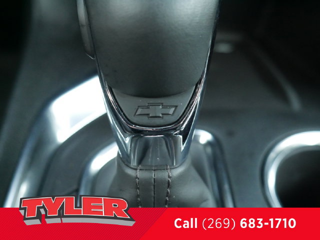 Used 2023 Chevrolet Traverse Premier w/ LPO, Floor Liner Package FWD image 33