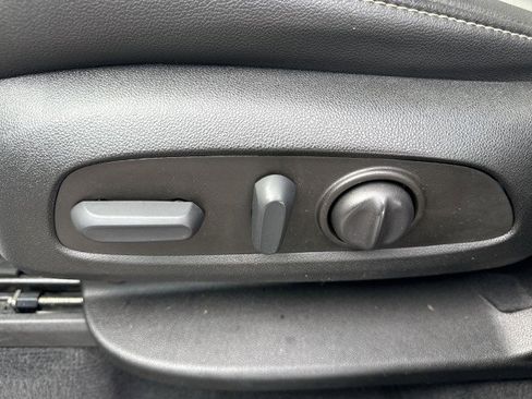 Certified 2023 Chevrolet Traverse LT image 14