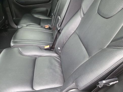 Used 2019 Volvo XC90 T6 Momentum image 25