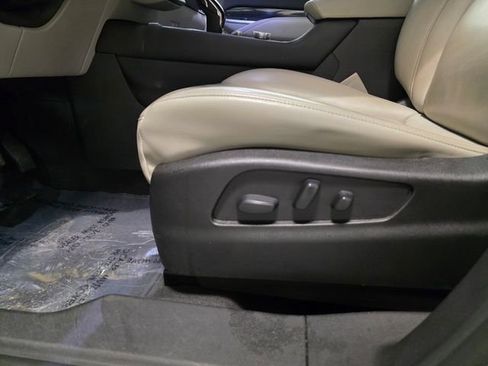 Used 2021 Cadillac XT4 Premium Luxury image 13