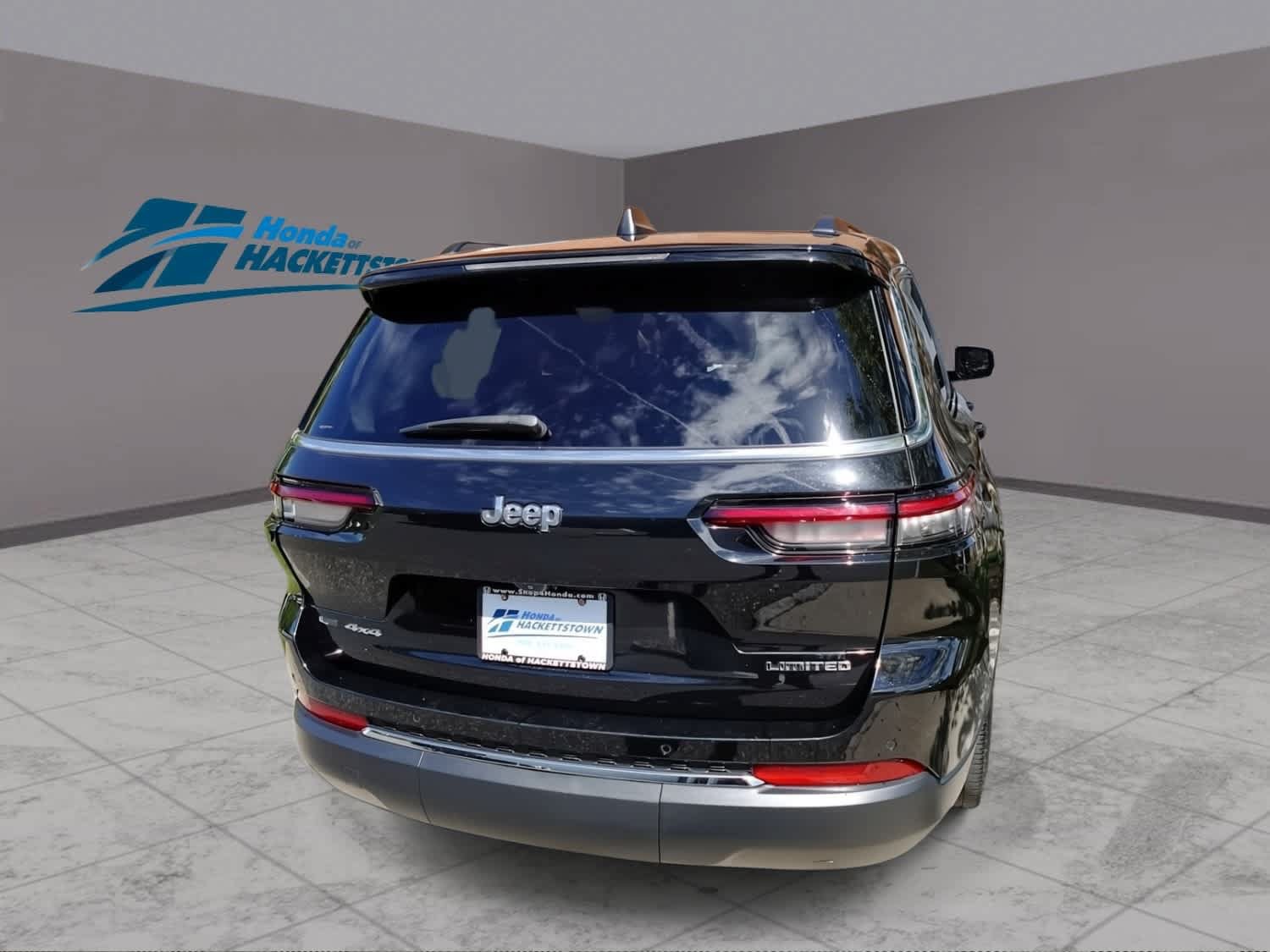 Used 2022 Jeep Grand Cherokee L Limited AWD/4WD image 7