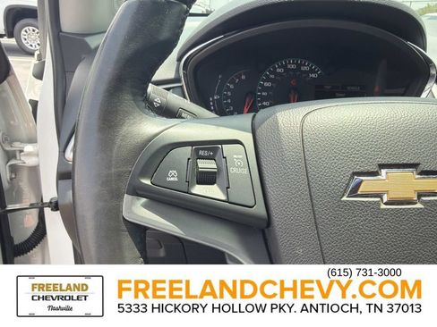 Used 2017 Chevrolet Trax LT w/ LT Convenience Package FWD image 28