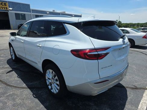 Used 2020 Buick Enclave Essence FWD image 3