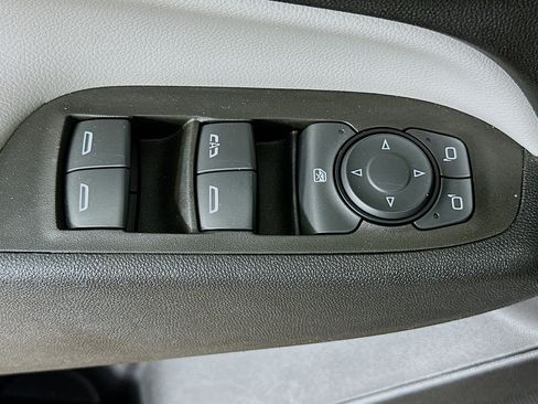 Used 2020 Chevrolet Equinox LS w/ LS Convenience Package image 15