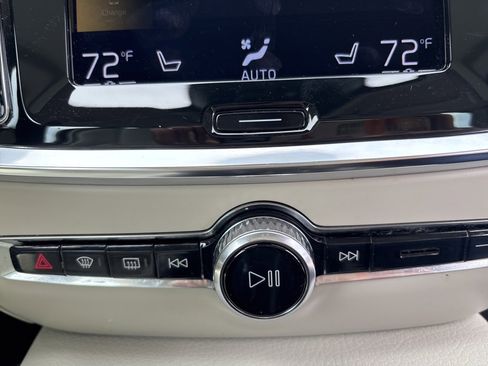 Used 2022 Volvo S60 T8 R-Design Expression w/ Advanced Package image 28