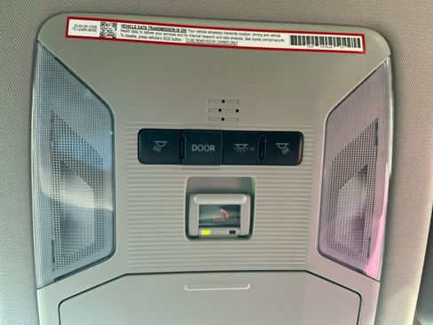 Certified 2025 Toyota RAV4 LE AWD/4WD image 31