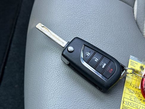 Used 2023 Toyota Camry SE FWD image 26
